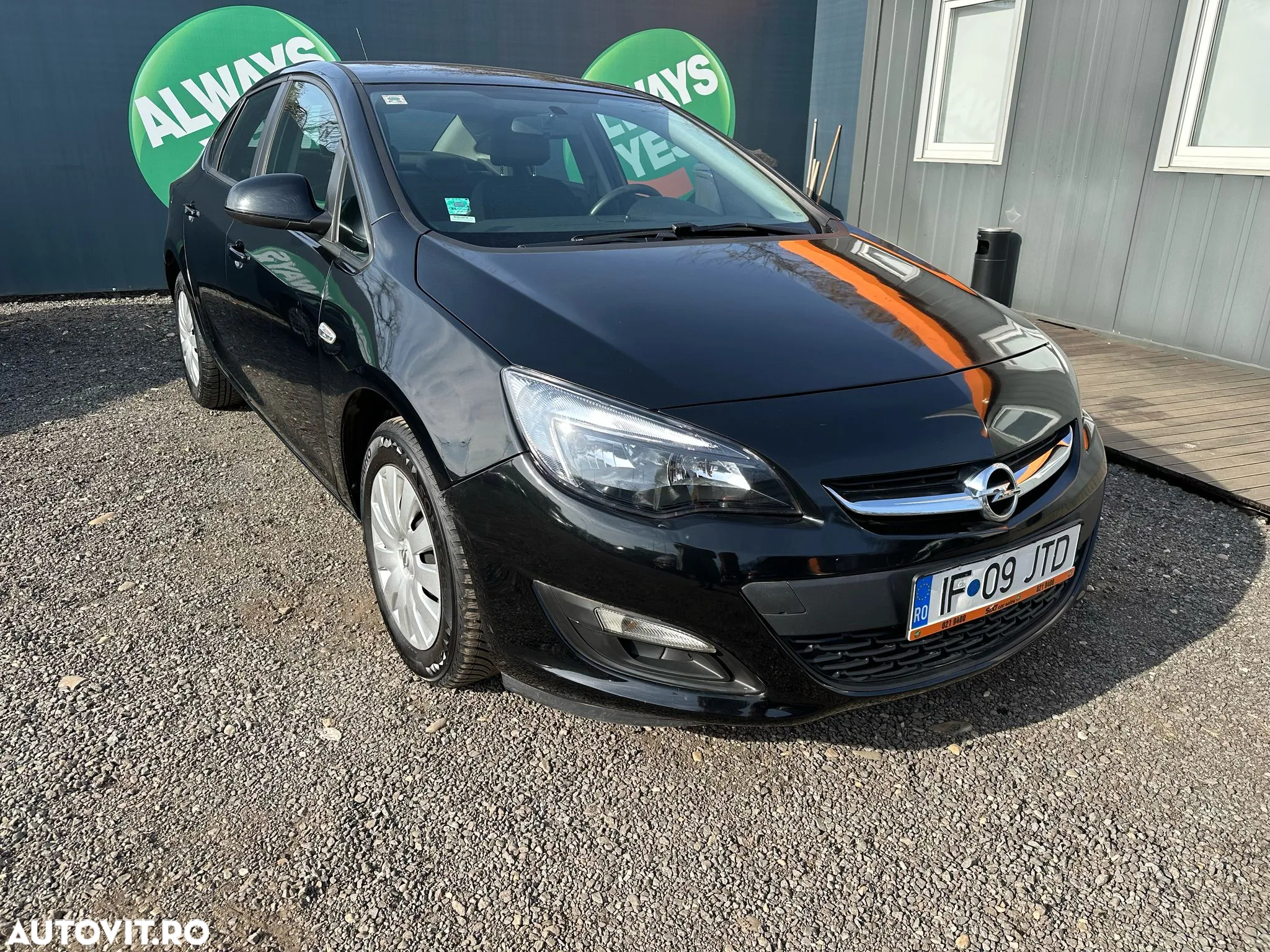 Opel Astra 1.6 TWINPORT ECOTEC Active - 4