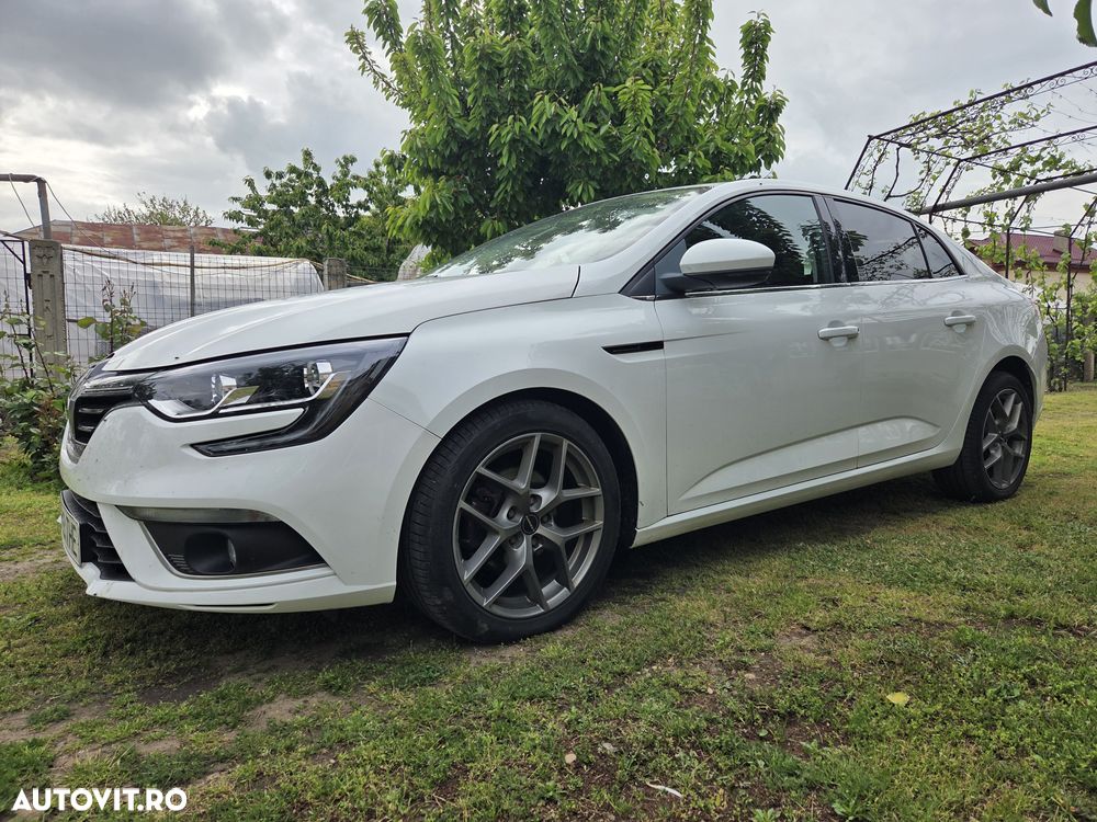 Renault Megane TCe Zen - 1