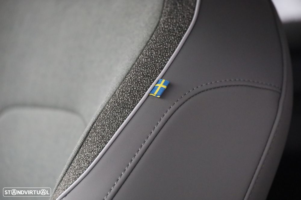 Volvo EX30 51 kWh Single Motor Plus - 10