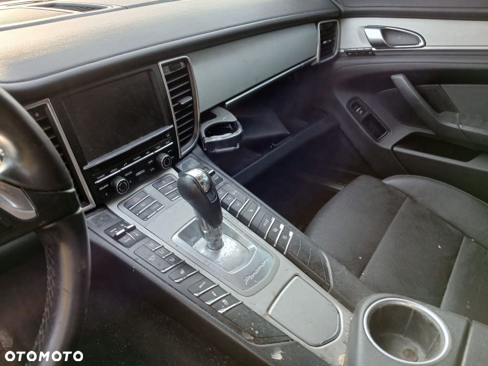 Porsche Panamera 4 PDK - 8