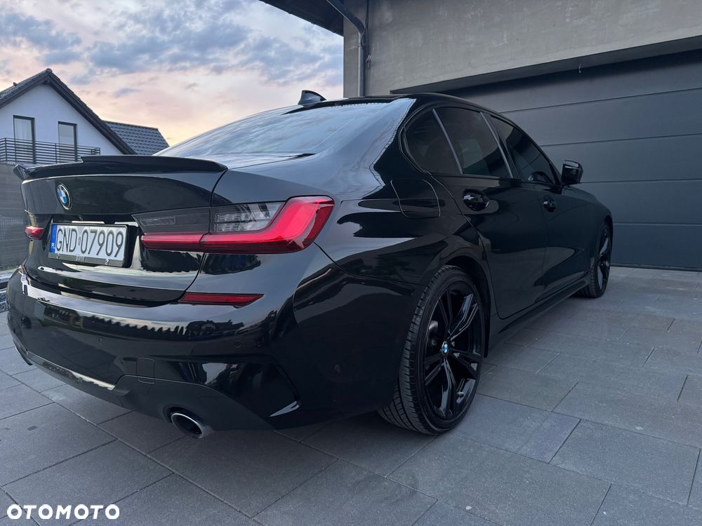 BMW Seria 3 330i M Sport - 6