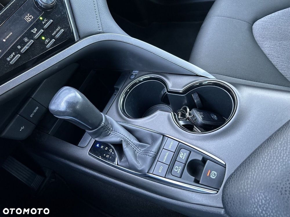 Toyota Camry 2.5 Hybrid Comfort CVT - 19