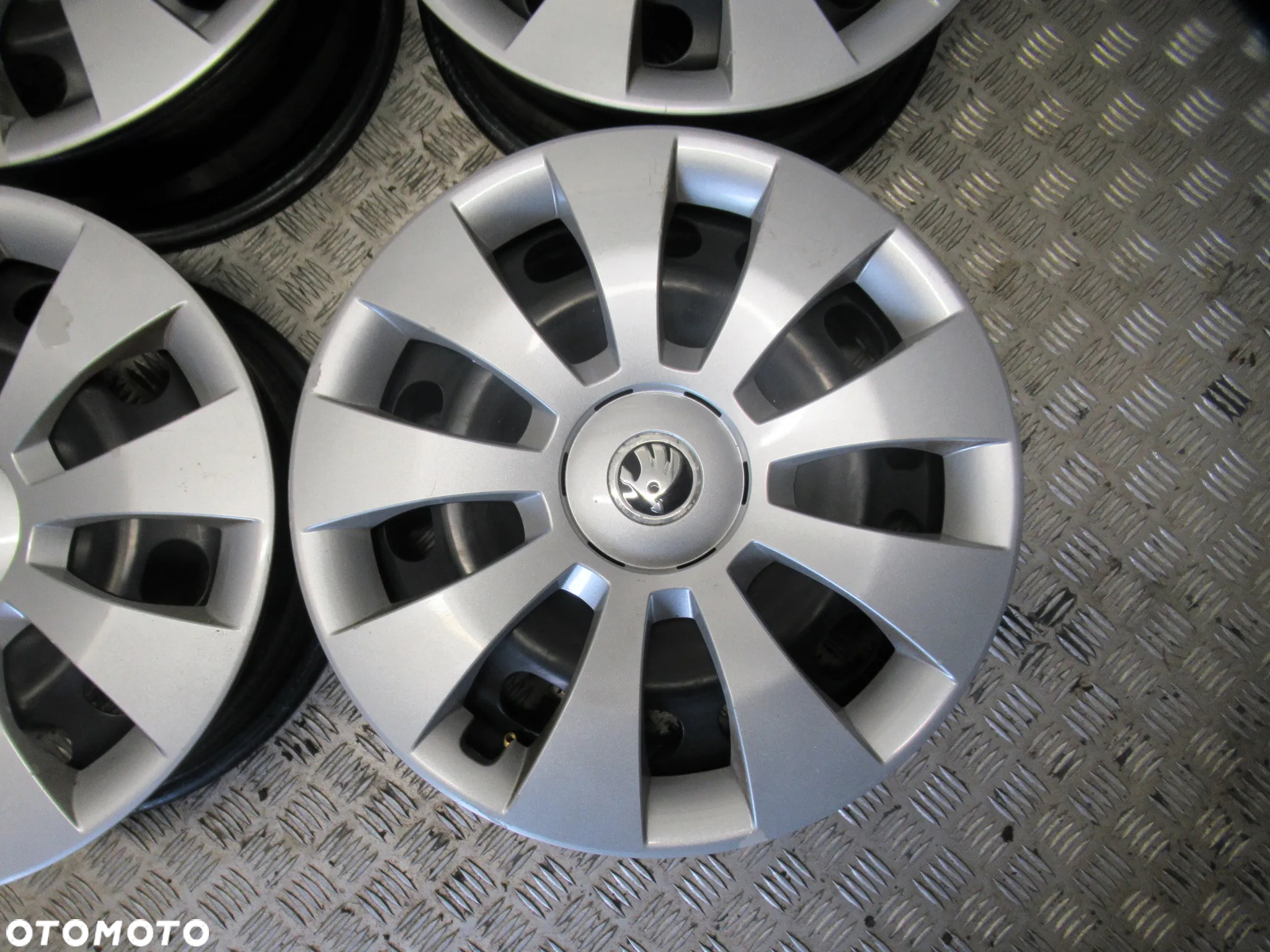 Felgi Skoda Fabia Scala Kamiq Rapid Roomster Praktik 6Jx16 et48 5x100 - 3