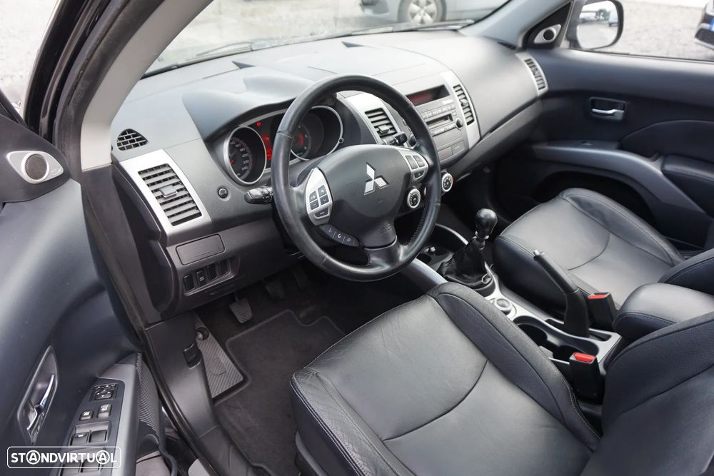 Mitsubishi Outlander 2.0 DI-D Intense+ 4WD - 18