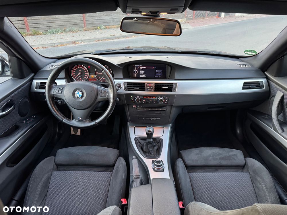 BMW Seria 3 320d xDrive DPF - 16