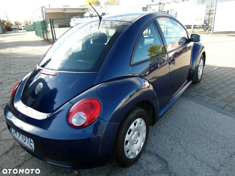 Volkswagen New Beetle - 8