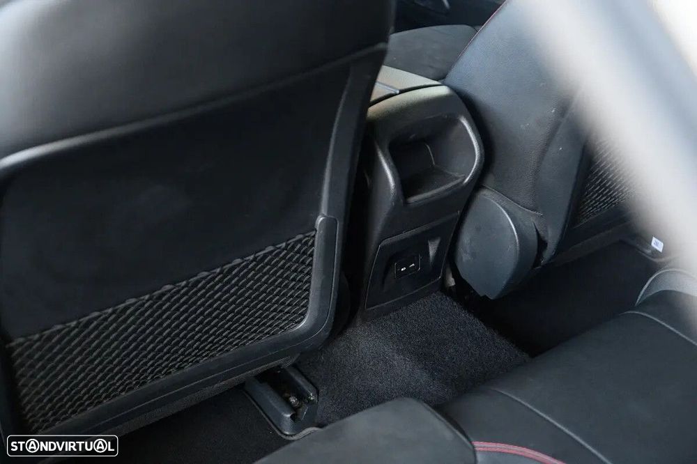 Mercedes-Benz A 180 Limousine d AMG Line Aut. - 33