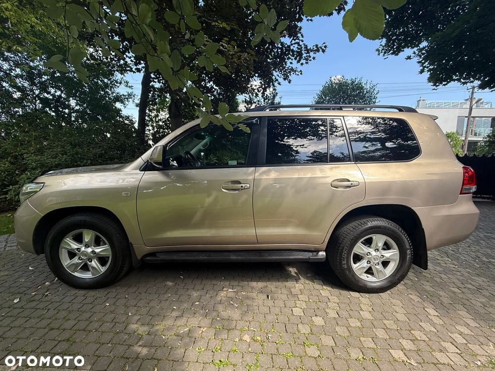Toyota Land Cruiser - 8