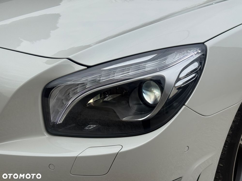 Mercedes-Benz SL 63 AMG - 12