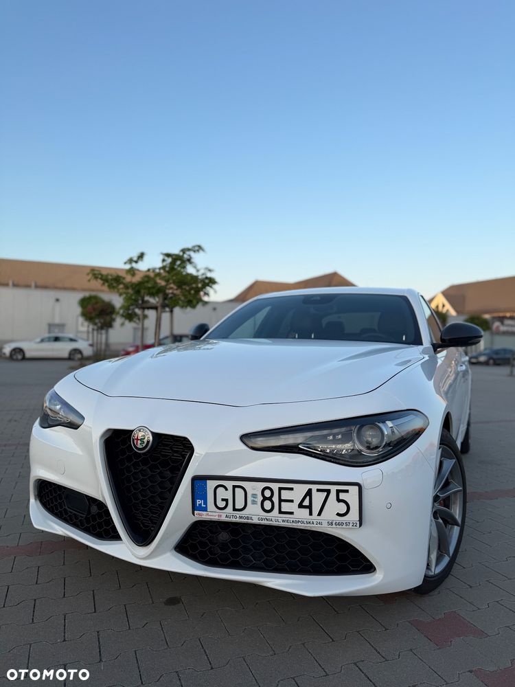 Alfa Romeo Giulia 2.0 Turbo B-Tech Edition - 1