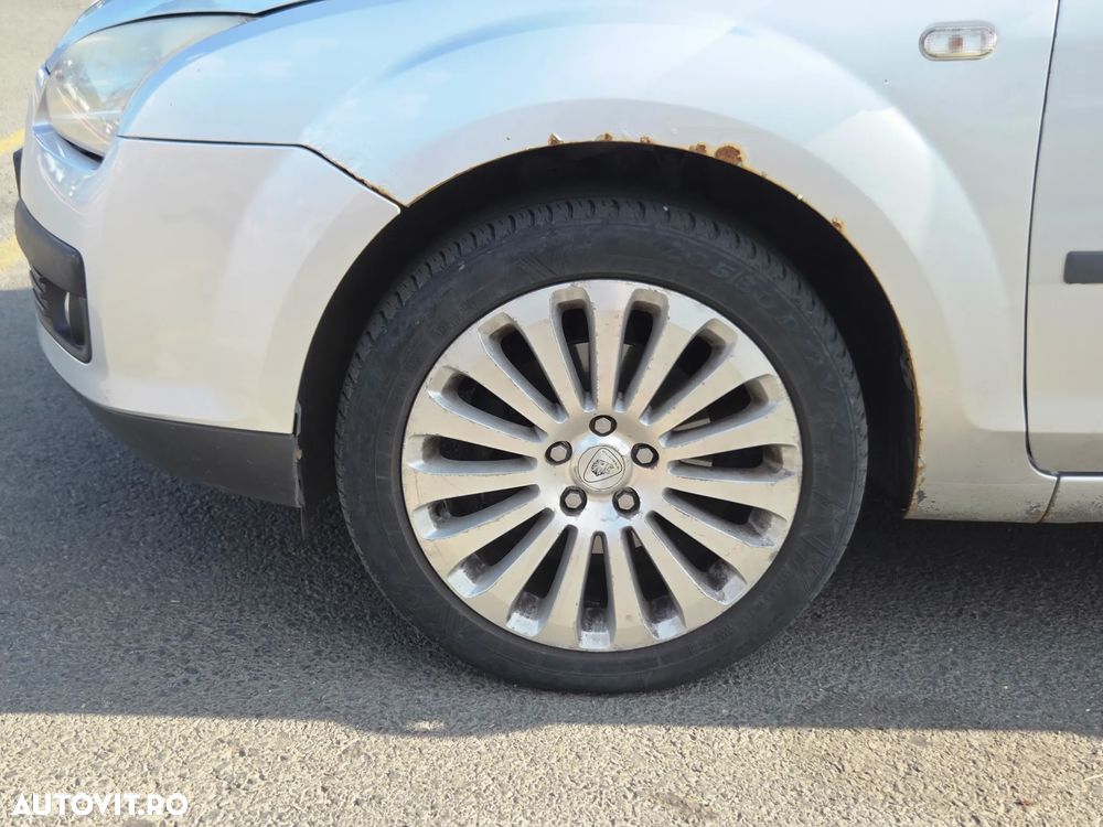 Ford Focus - 8