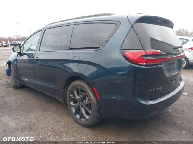 Chrysler Pacifica - 7