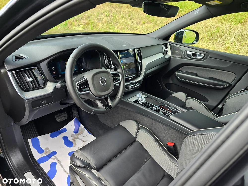 Volvo XC 60 B5 B AWD Plus Dark - 11
