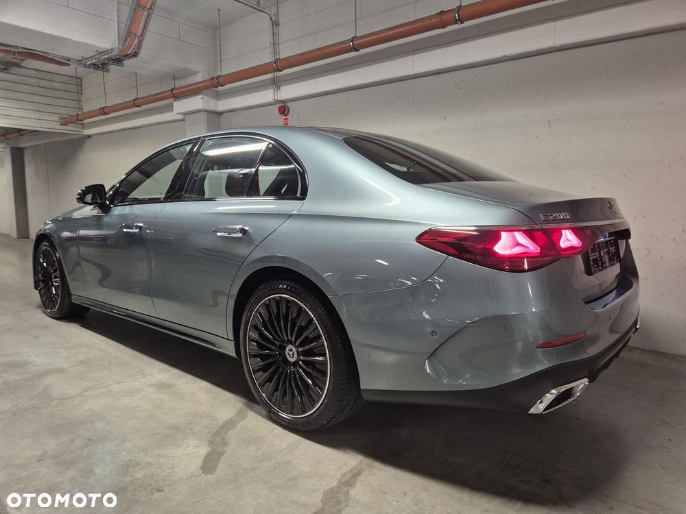 Mercedes-Benz Klasa E 200 AMG - 3