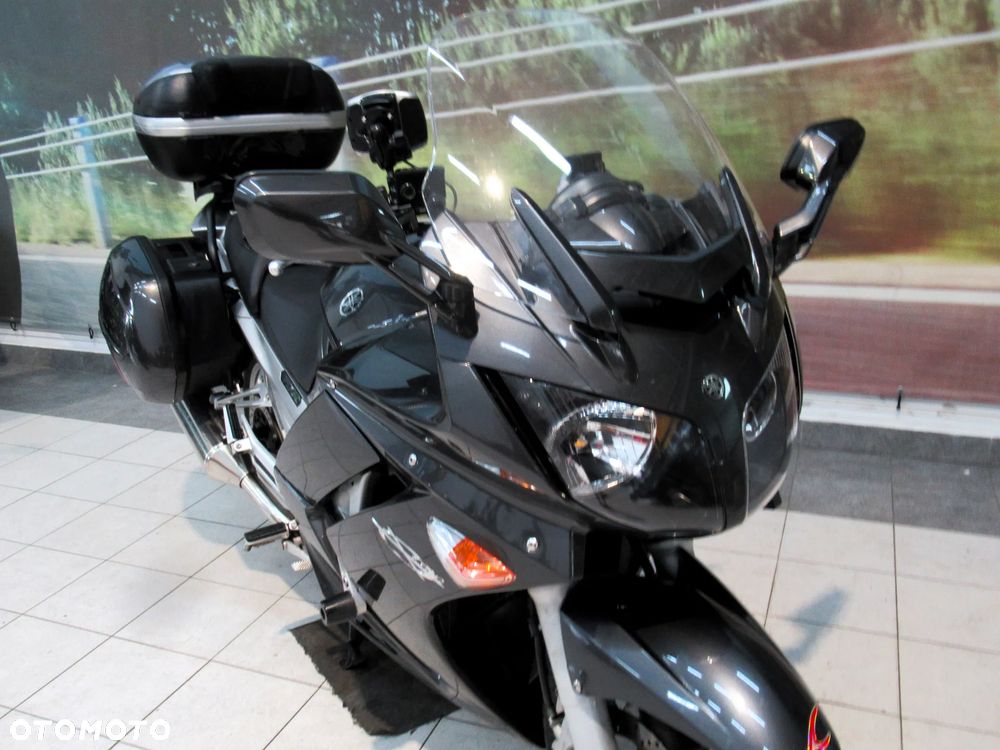 Yamaha FJR - 7