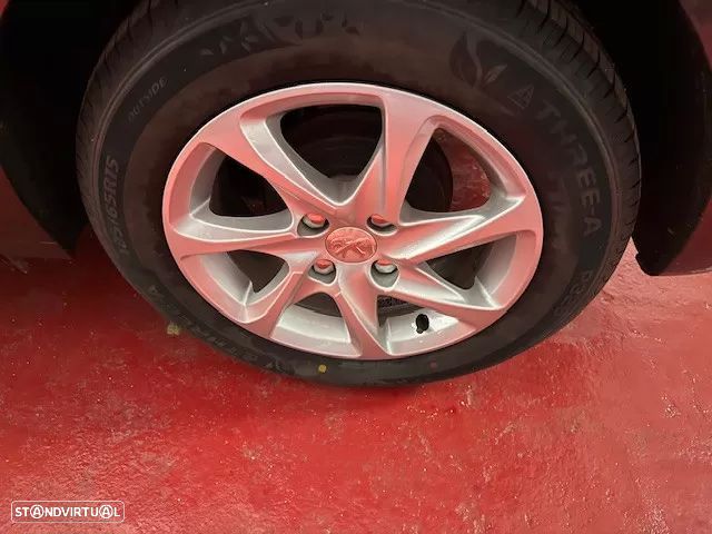 Peugeot 208 1.2 PureTech Active - 22