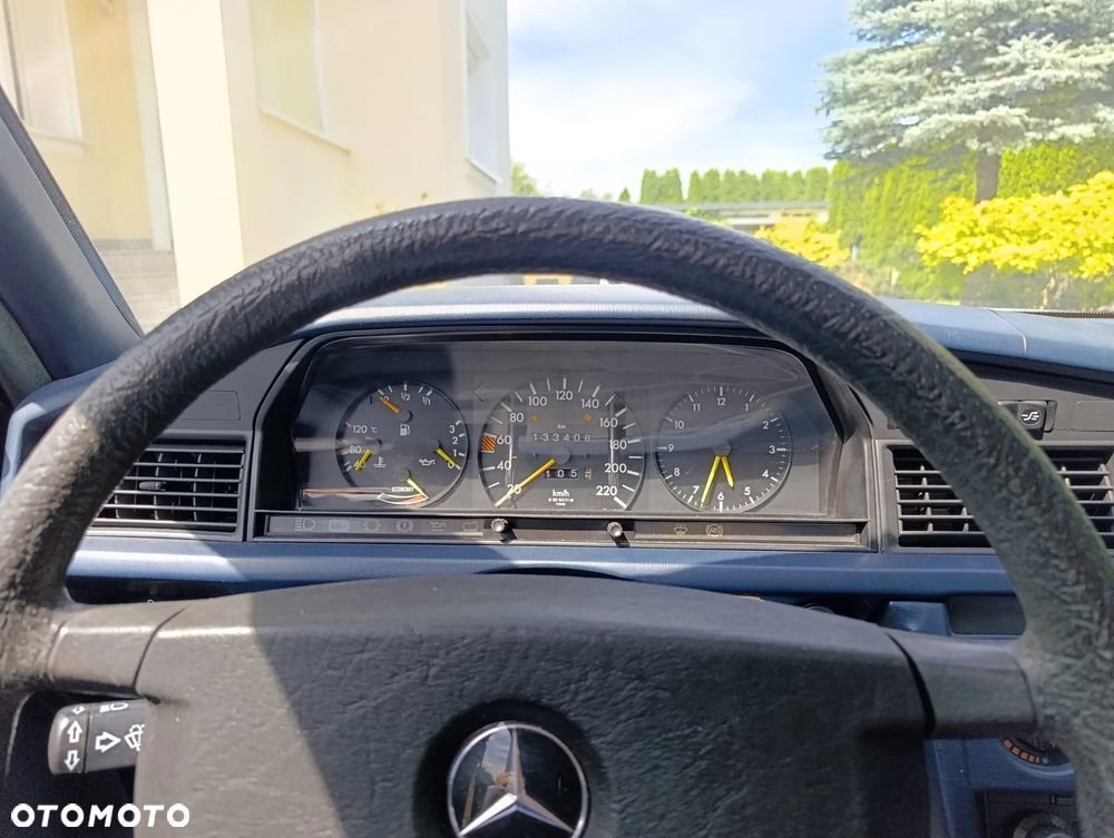Mercedes-Benz W201 (190) - 10