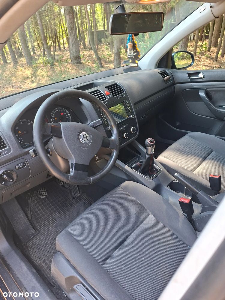Volkswagen Golf - 8