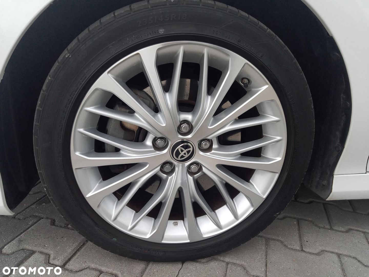 Toyota Camry - 18