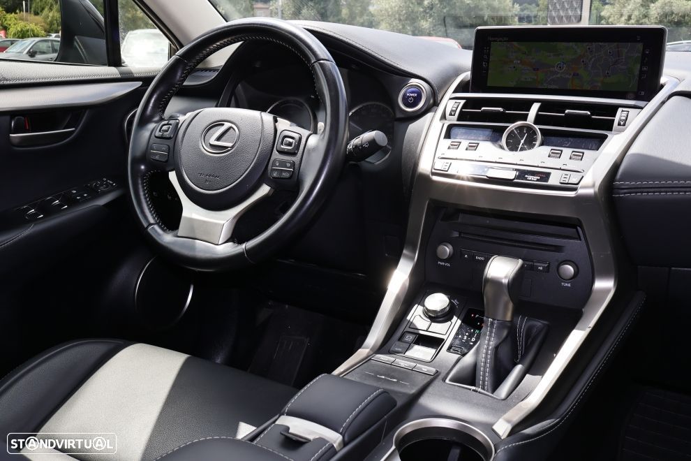 Lexus NX 300h Executive+ - 15