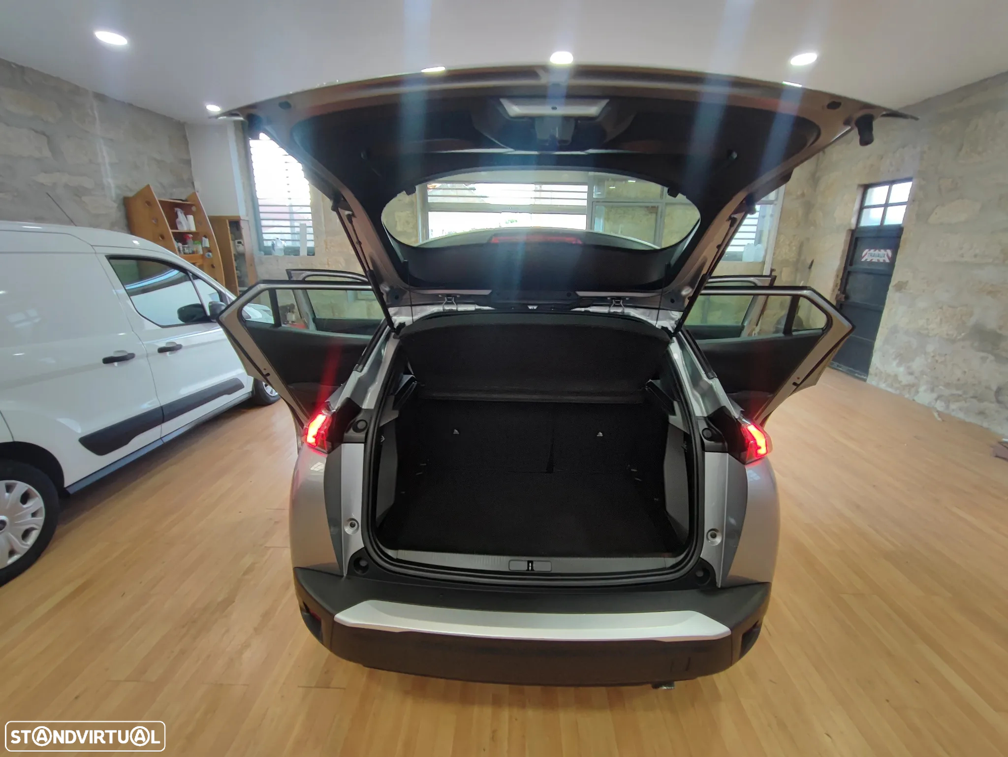 Peugeot 2008 BlueHDi 110 Active Pack - 16