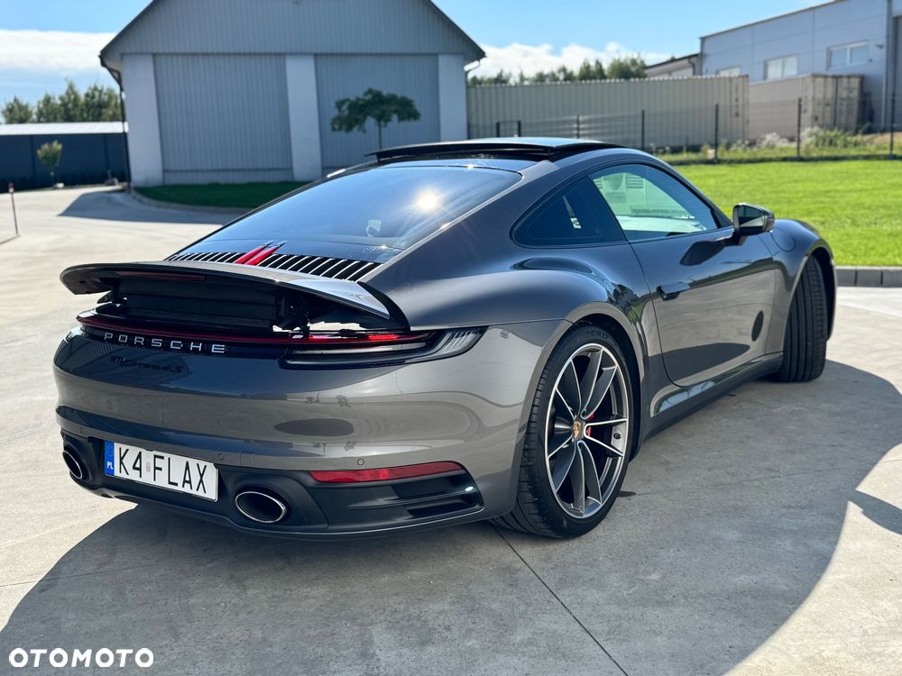 Porsche 911 Carrera 4S - 10