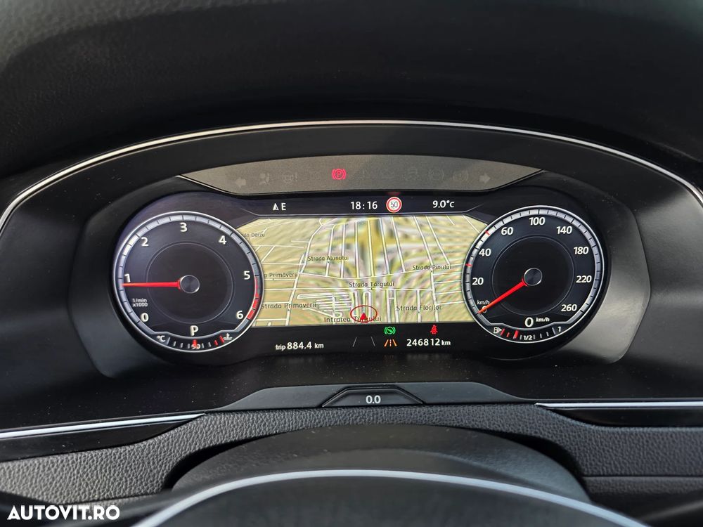 Volkswagen Passat 2.0 TDI SCR 4Motion DSG Highline - 36