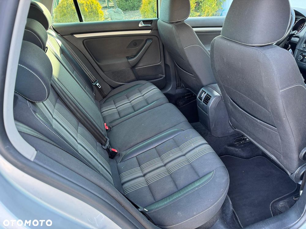 Volkswagen Golf 1.6 TDI DPF BlueMotion Technology MATCH - 27