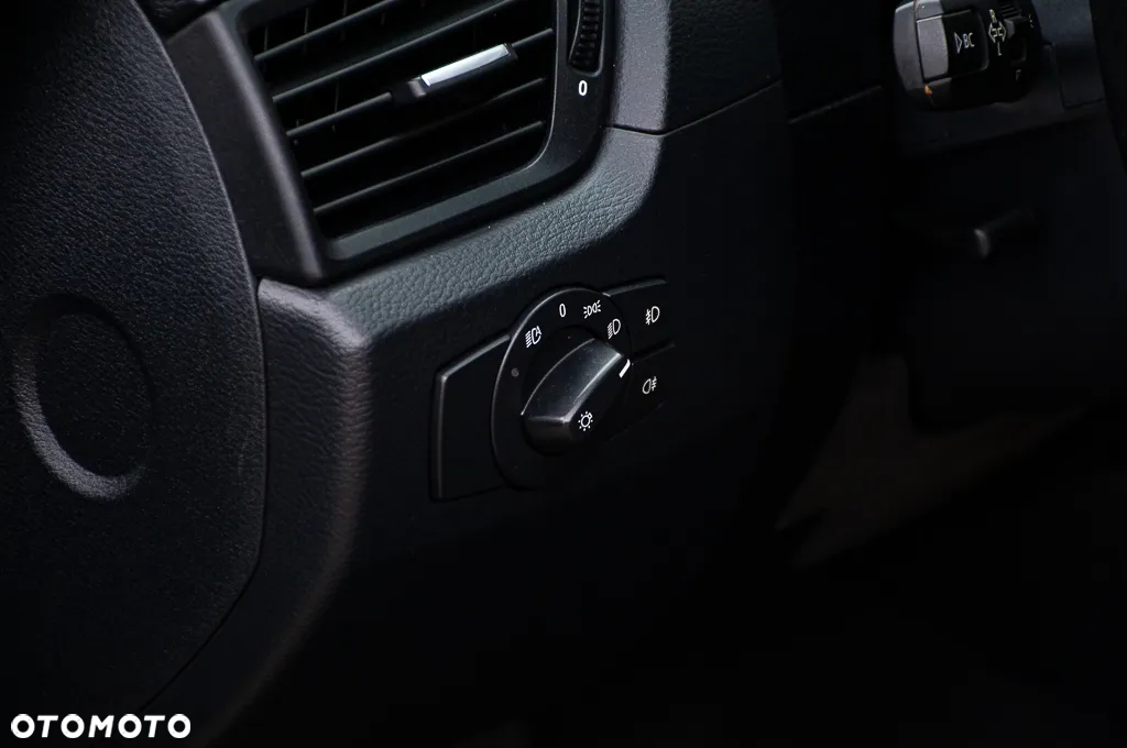 BMW X1 sDrive20d - 38