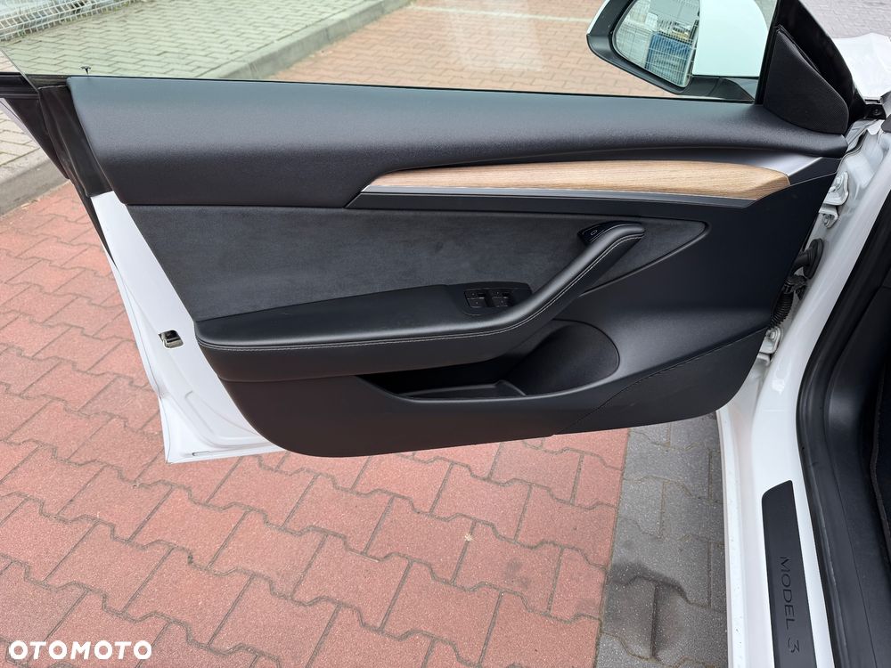 Tesla Model 3 Langstreckenbatterie Allradantrieb Dual Motor - 18