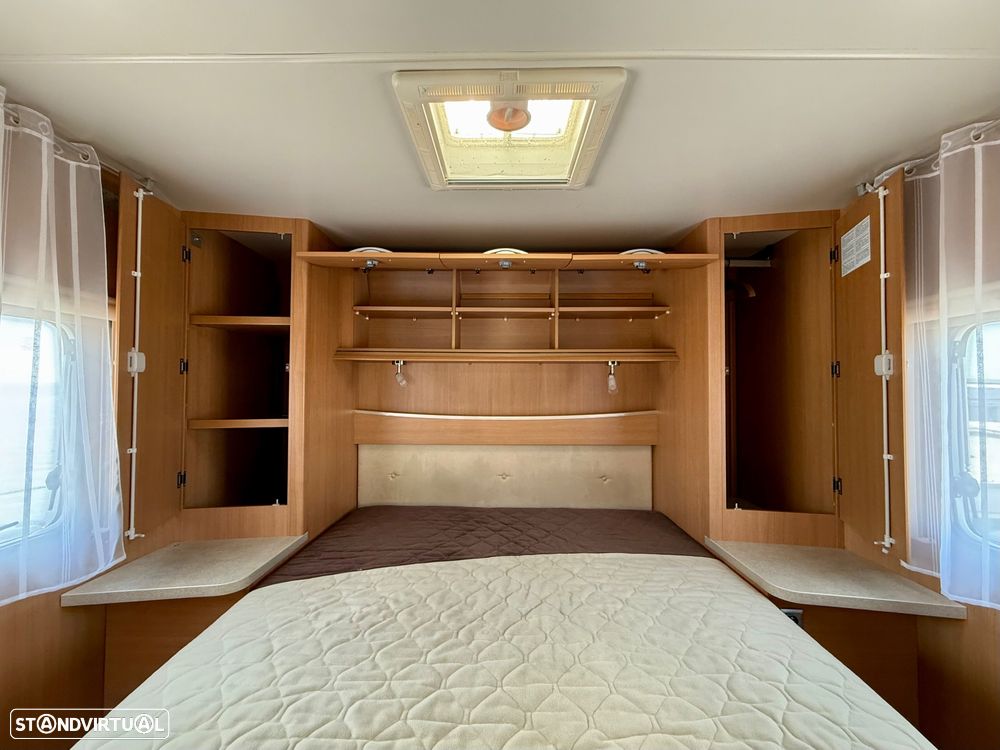Chausson Flash 28 - Cama Central - 21