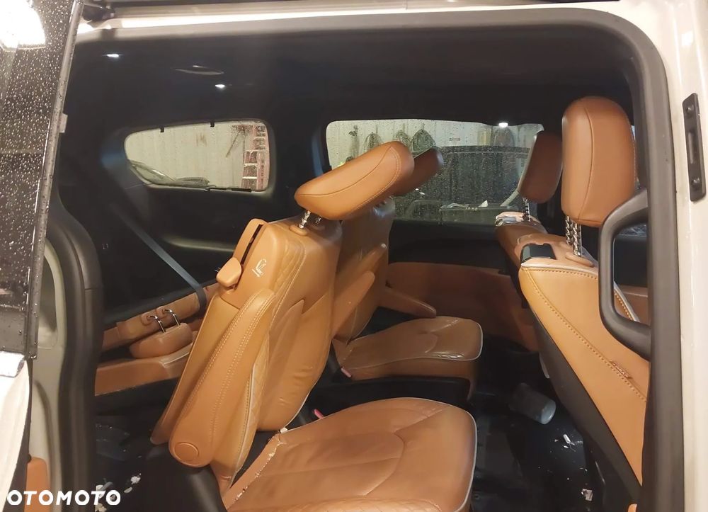 Chrysler Pacifica - 12