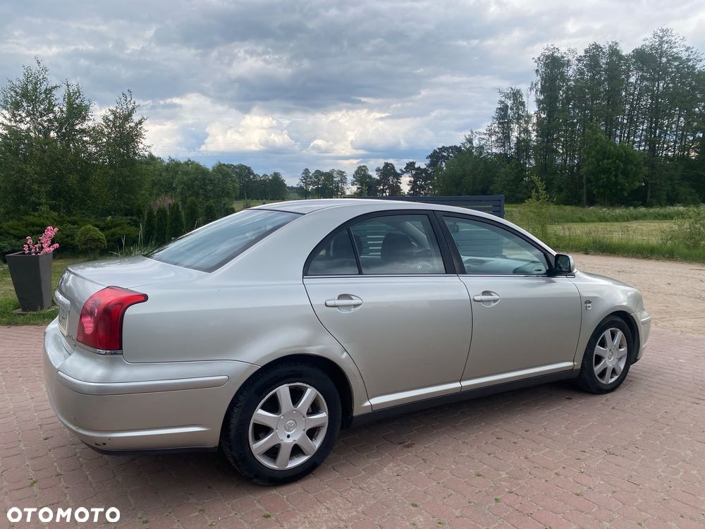 Toyota Avensis 2.0 D-4D Luna - 19