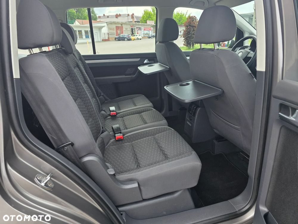Volkswagen Touran - 19