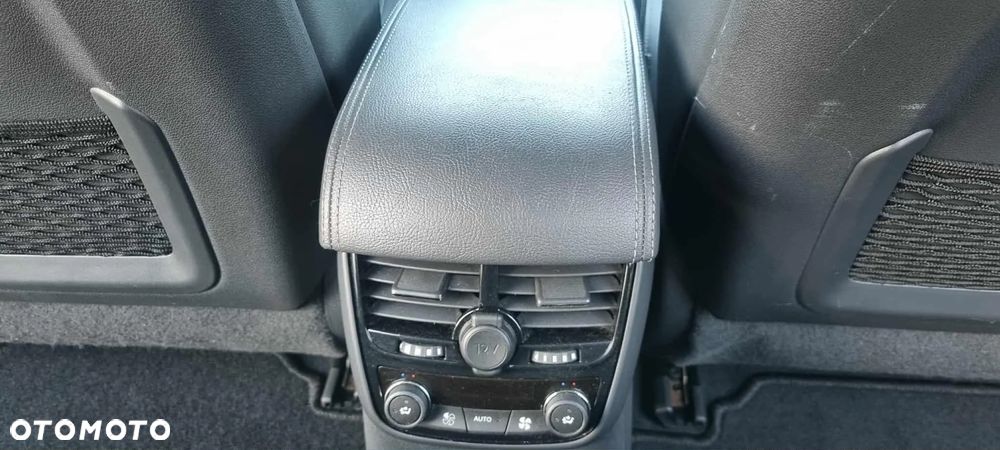 Peugeot 508 RXH Hybrid4 - 19
