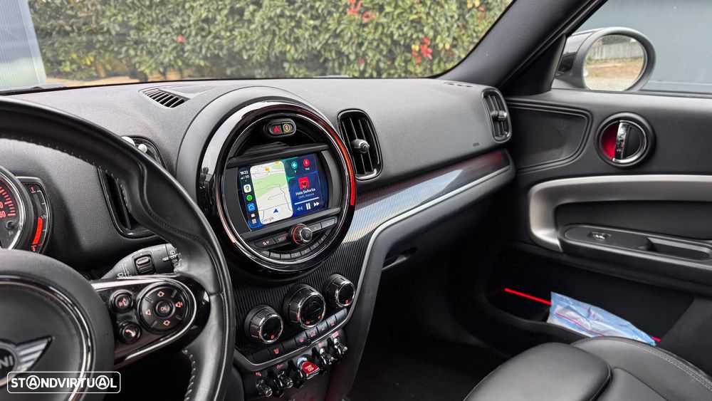 MINI Countryman Cooper D Premium Essential Auto - 11
