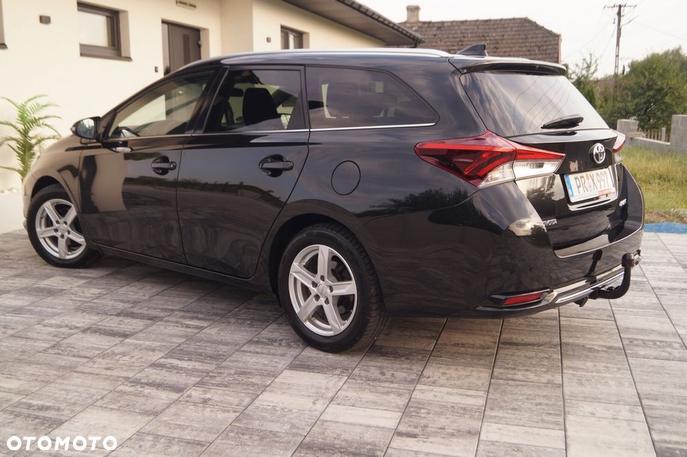 Toyota Auris 1.6 D-4D Executive - 14