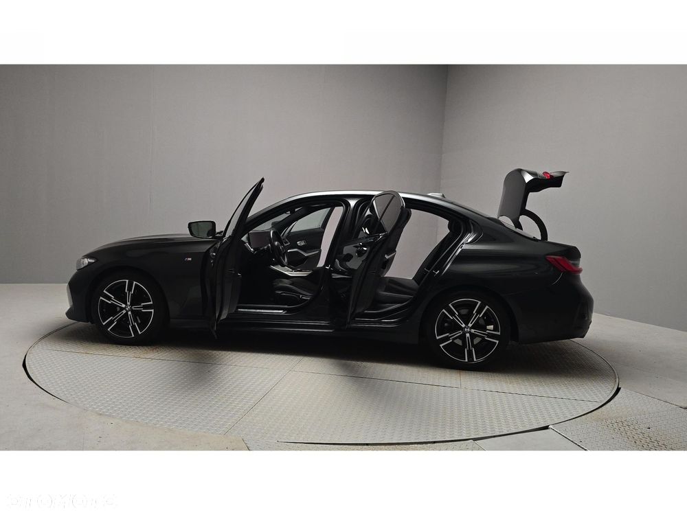 BMW Seria 3 320d xDrive mHEV M Sport - 14