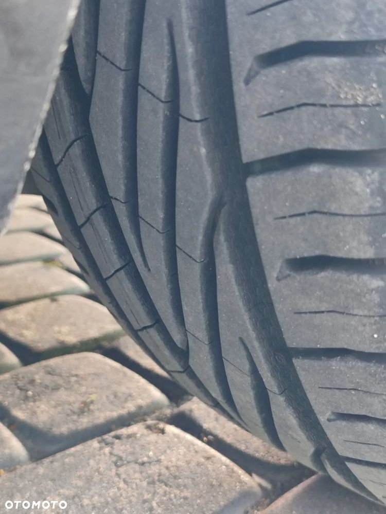 Volkswagen Passat - 4