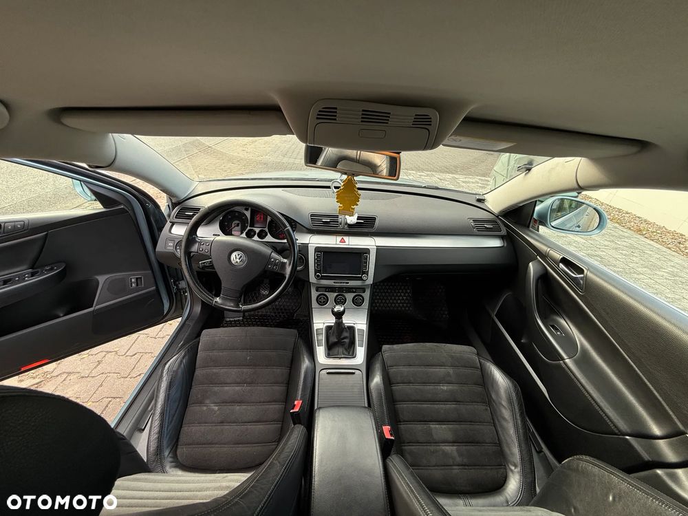 Volkswagen Passat - 27