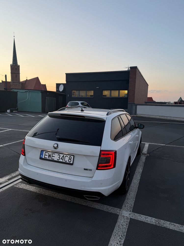 Skoda Octavia 2.0 TDI RS DSG - 1