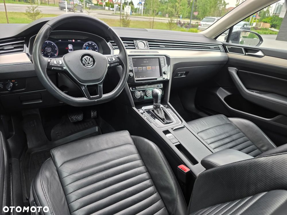 Volkswagen Passat 2.0 TDI Bi-Turbo BMT 4Mot Highline DSG - 31