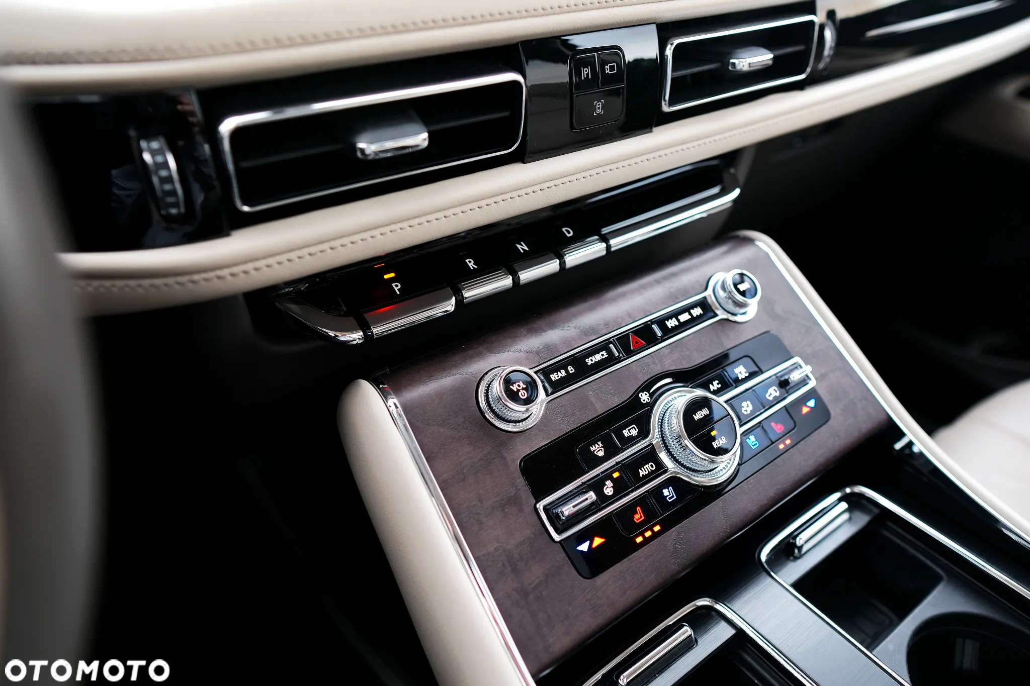 Lincoln Aviator - 33