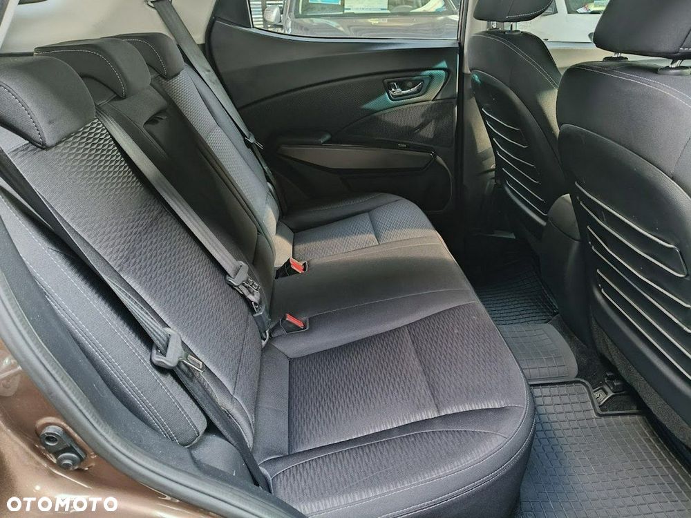 SsangYong/KGM XLV - 12