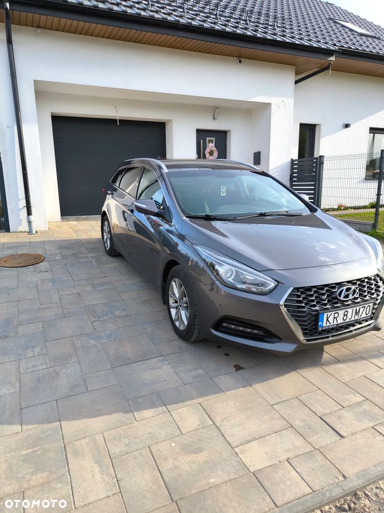 Hyundai i40 1.6 CRDi Premium DCT - 1