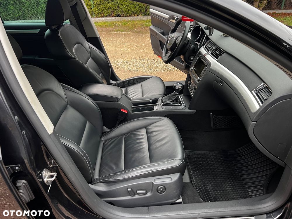 Skoda Superb 2.0 TDI DSG Elegance - 11