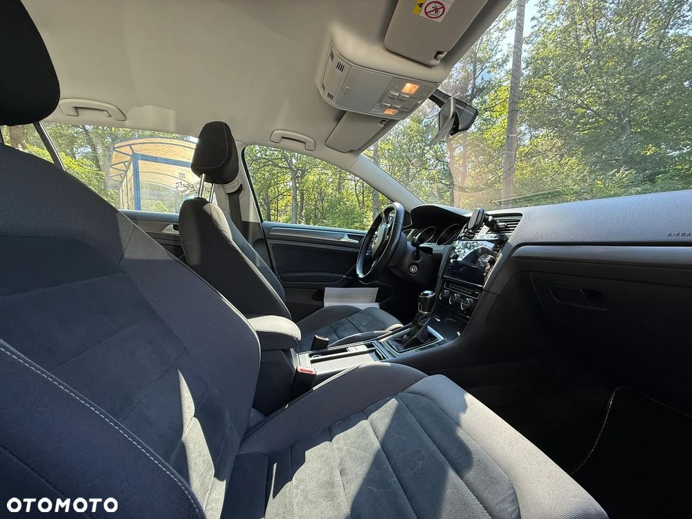 Volkswagen Golf - 4