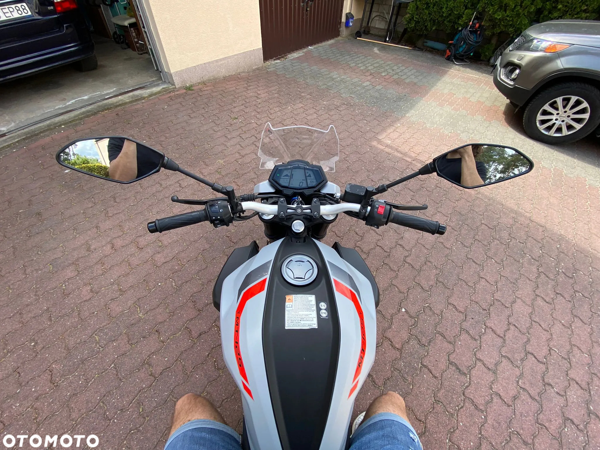 Yamaha MT - 12
