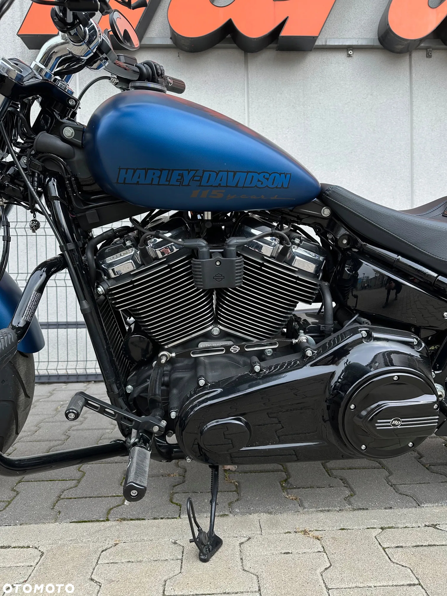 Harley-Davidson Softail Breakout - 12