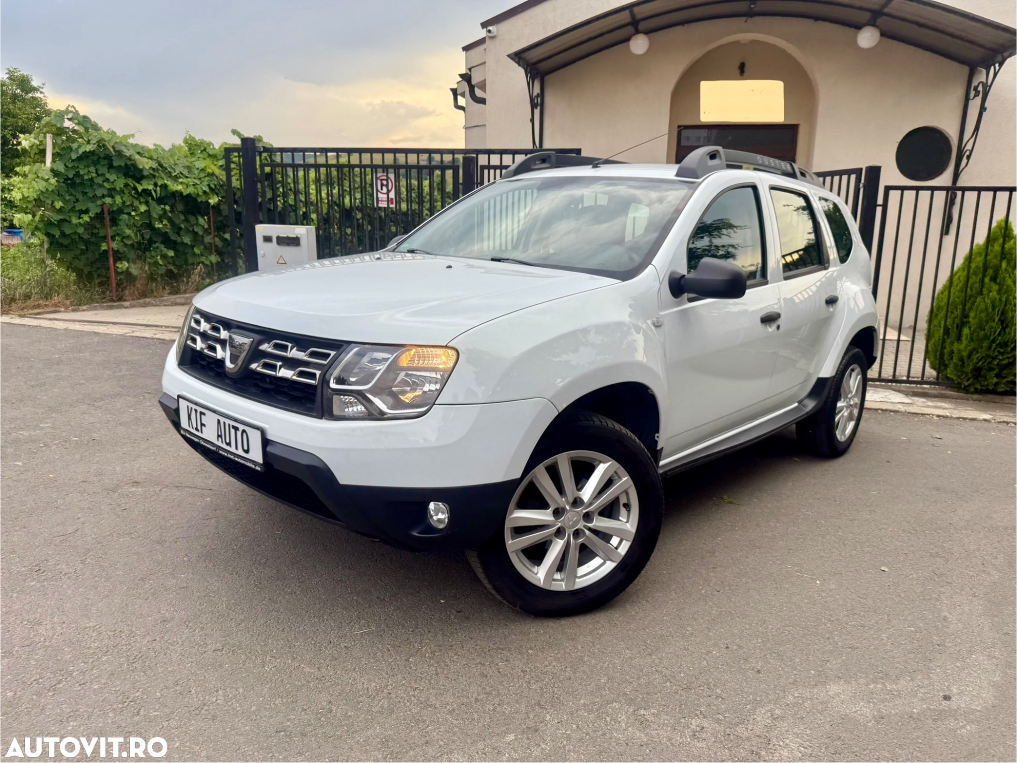 Dacia Duster SCe 115 2WD Essential - 9